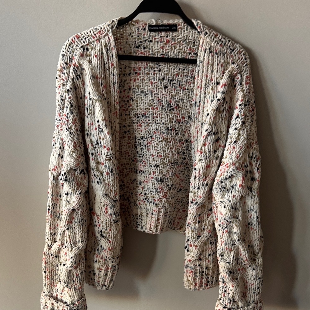 Moon and Madison Cropped Chunky  Knit Cardigan